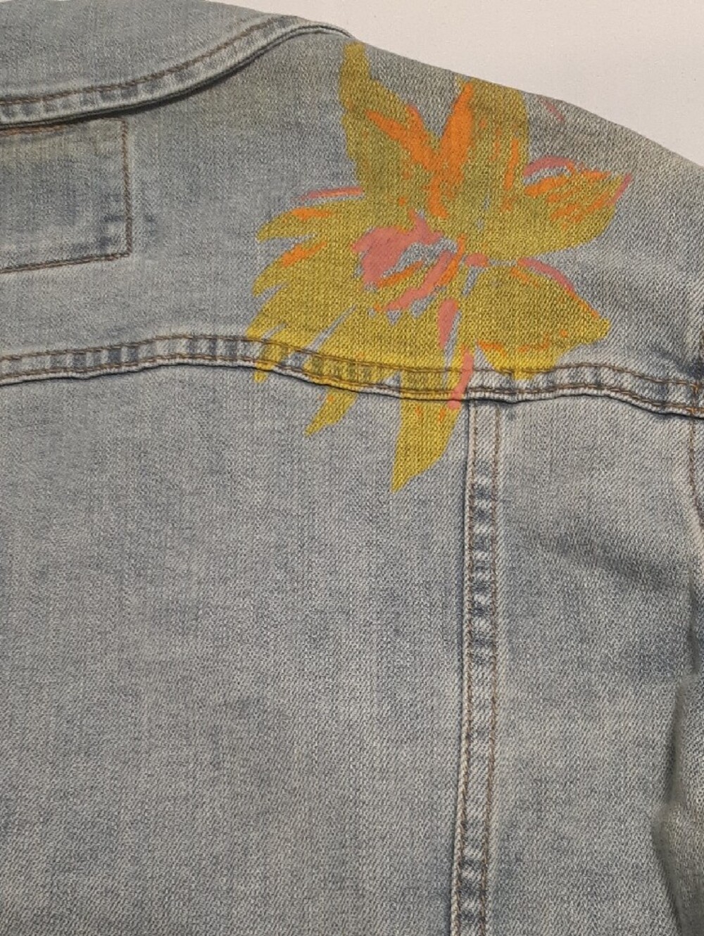 Forever 21 Size L Denim Jacket Painted Floral Abstract Design Vintage Worn Look - Picture 8 of 16